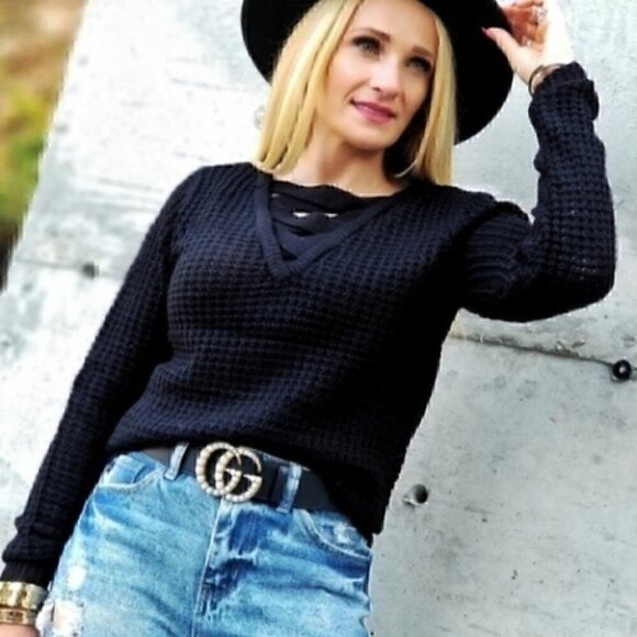 CASUAL DOLLZ Basic Waffle Black Top - Picture 1 of 4